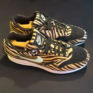 Tiger Print Nike Golf Shoes